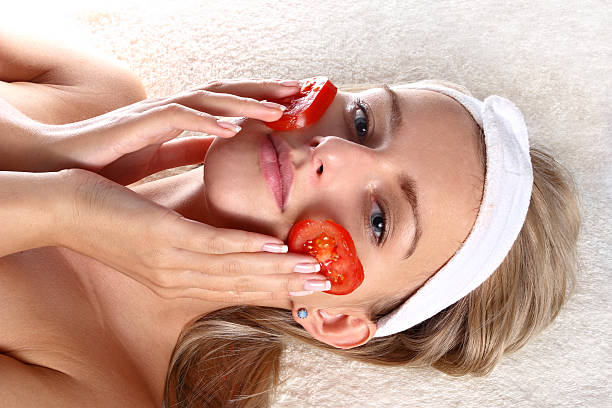 the-perks-of-using-tomatoes-on-your-face